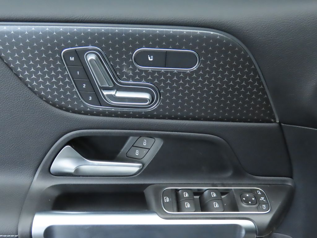 Thumbnail: 2025 Mercedes-Benz GLB - 23