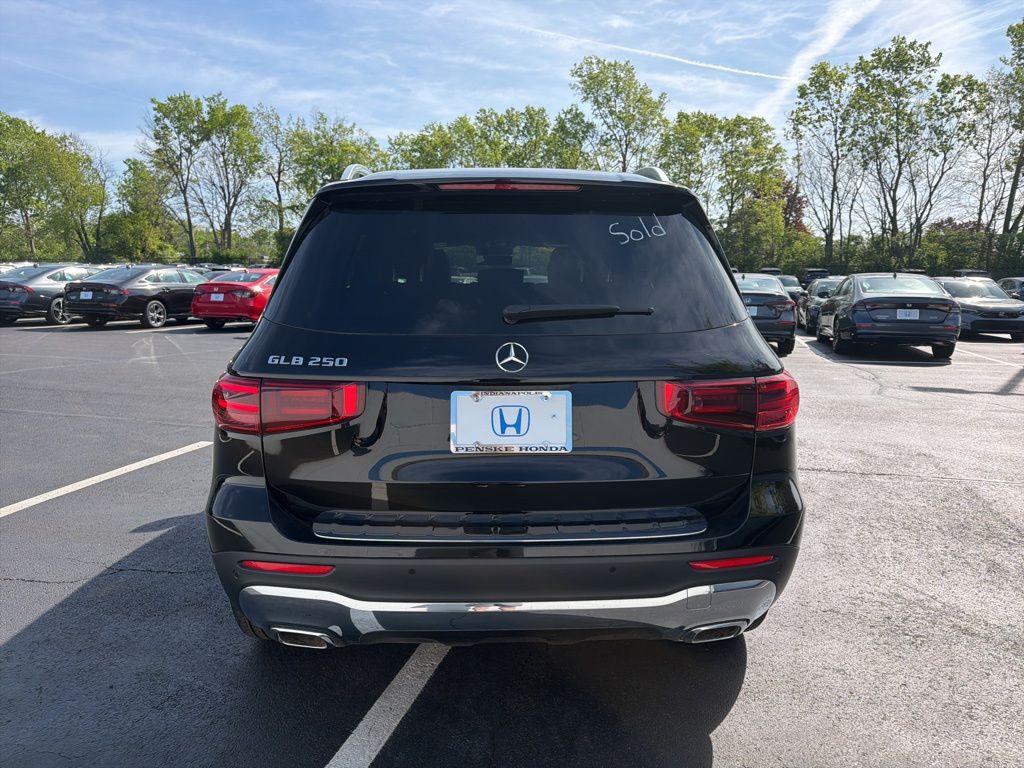 Thumbnail: 2025 Mercedes-Benz GLB - 4