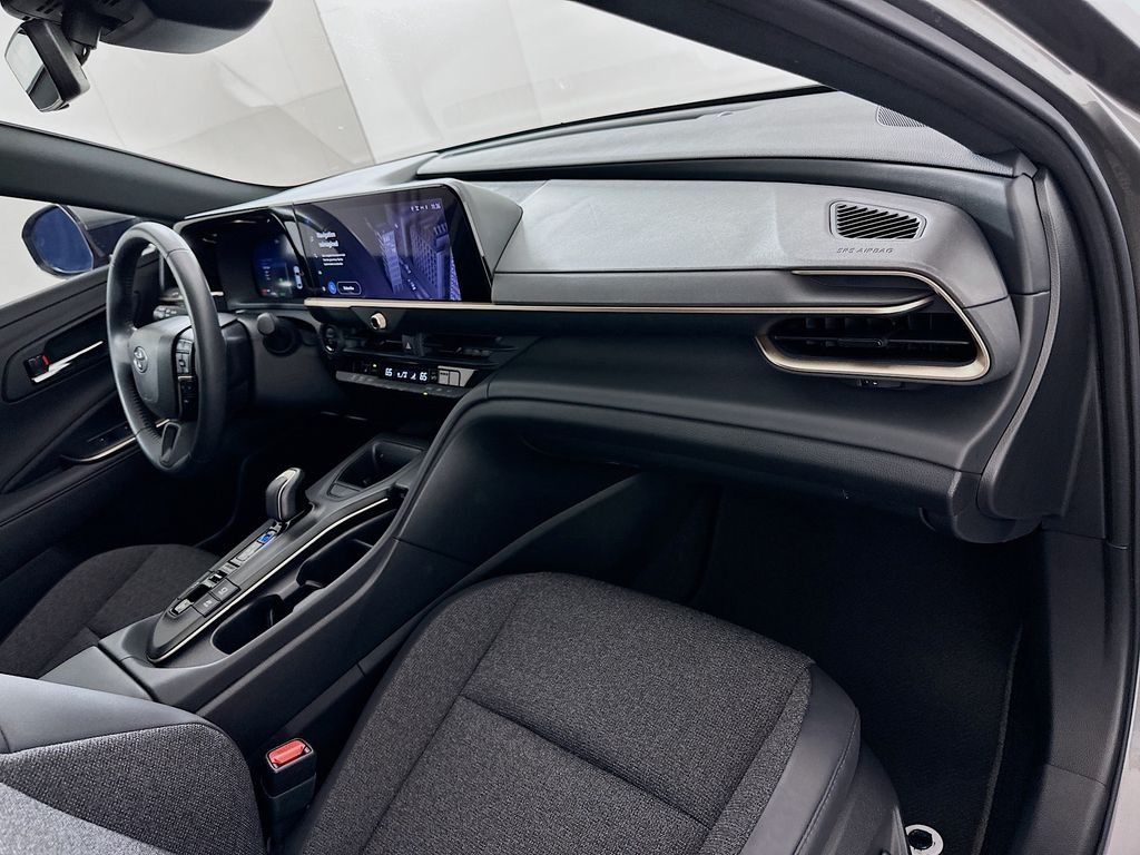 Thumbnail: 2023 Toyota Crown - 29