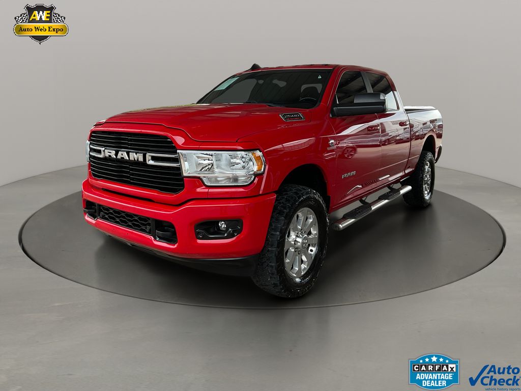 View vehicle photo 4