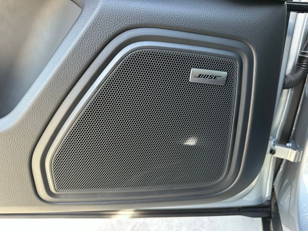 Thumbnail: 2026 Porsche Macan - 17