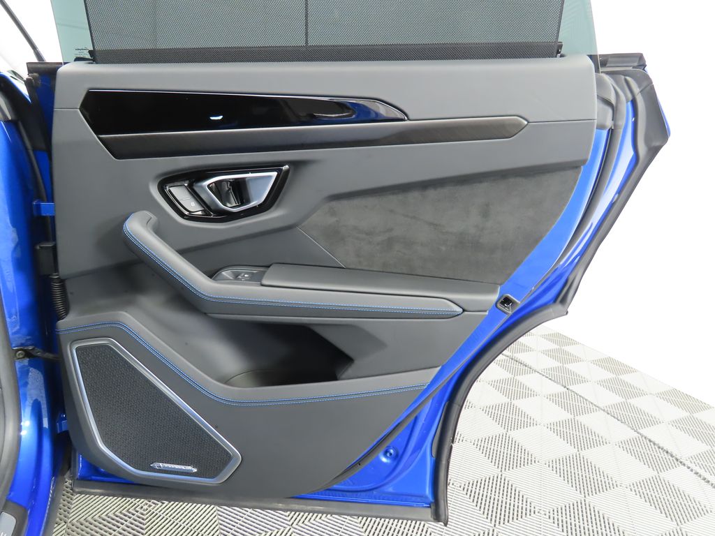 Thumbnail: 2023 Lamborghini Urus - 26