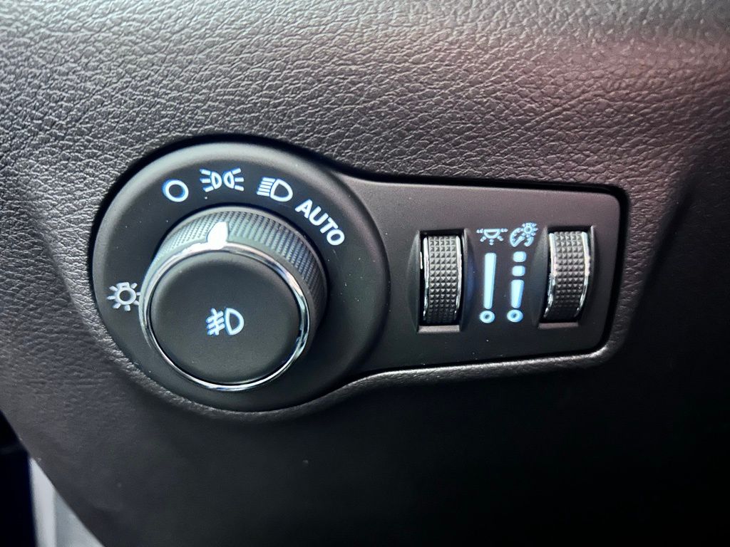 used 2025 Jeep Compass car, priced at $28,992