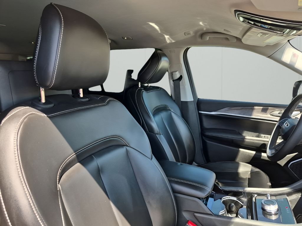 Used 2023 Silver Jeep Limited image 15