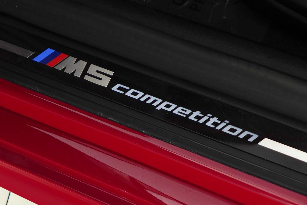 Thumbnail: 2023 BMW M5 - 6