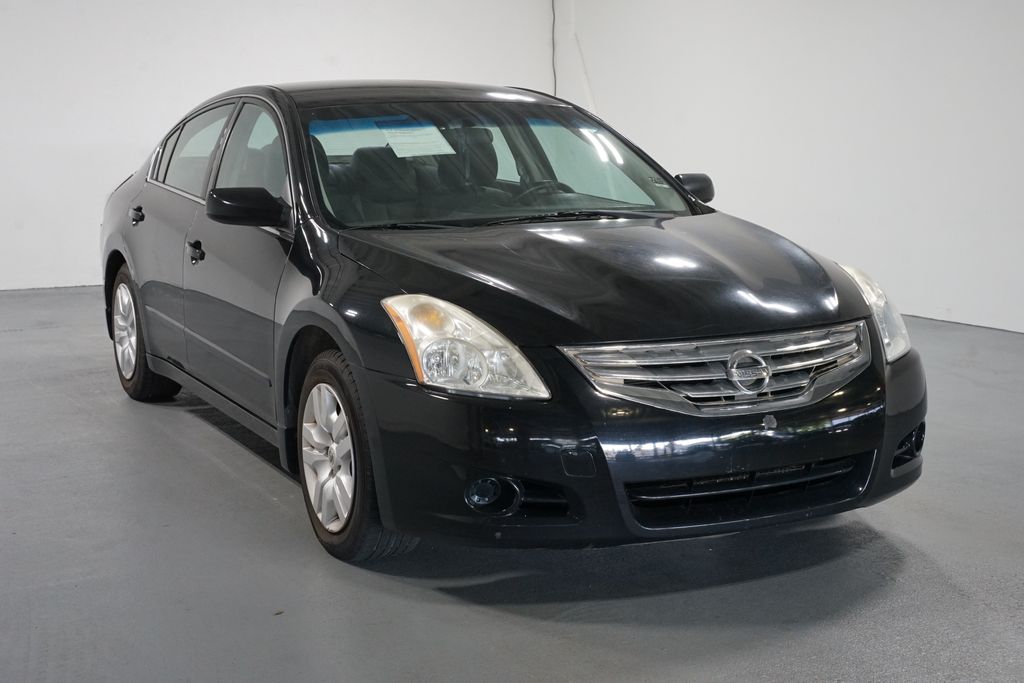 Thumbnail: 2010 Nissan Altima - 3