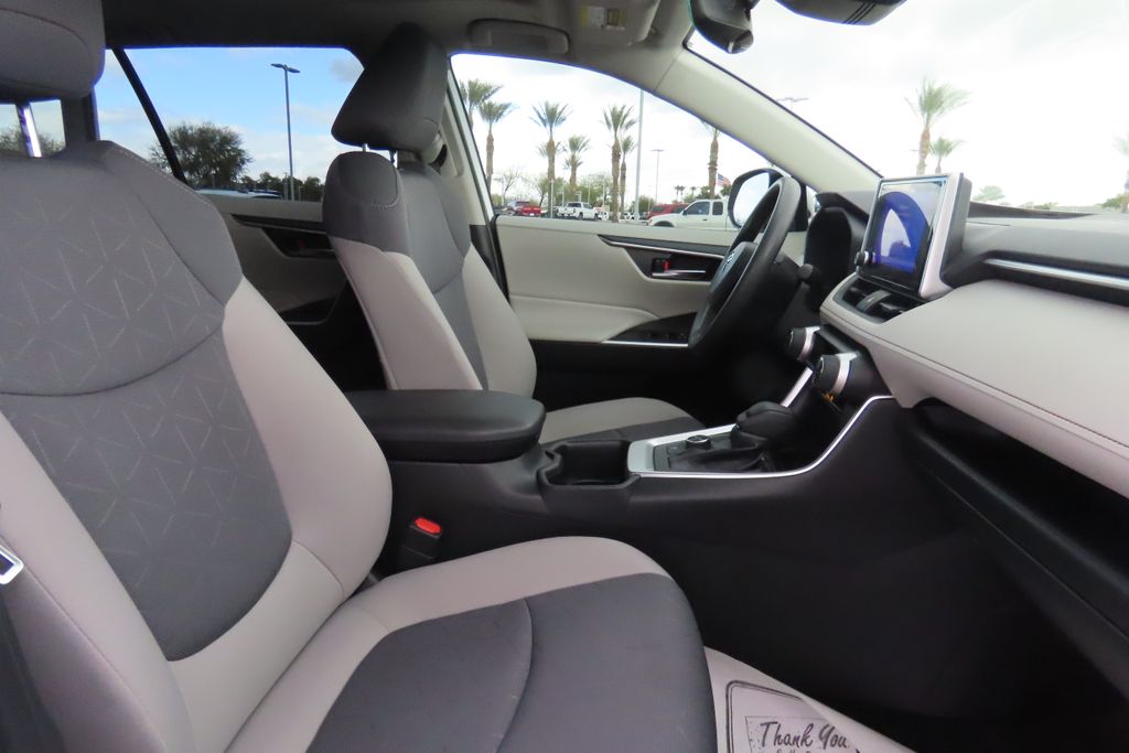 Thumbnail: 2024 Toyota RAV4 - 19