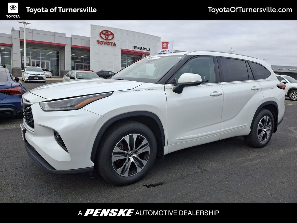 2022 Toyota Highlander XLE -
                Turnersville, NJ