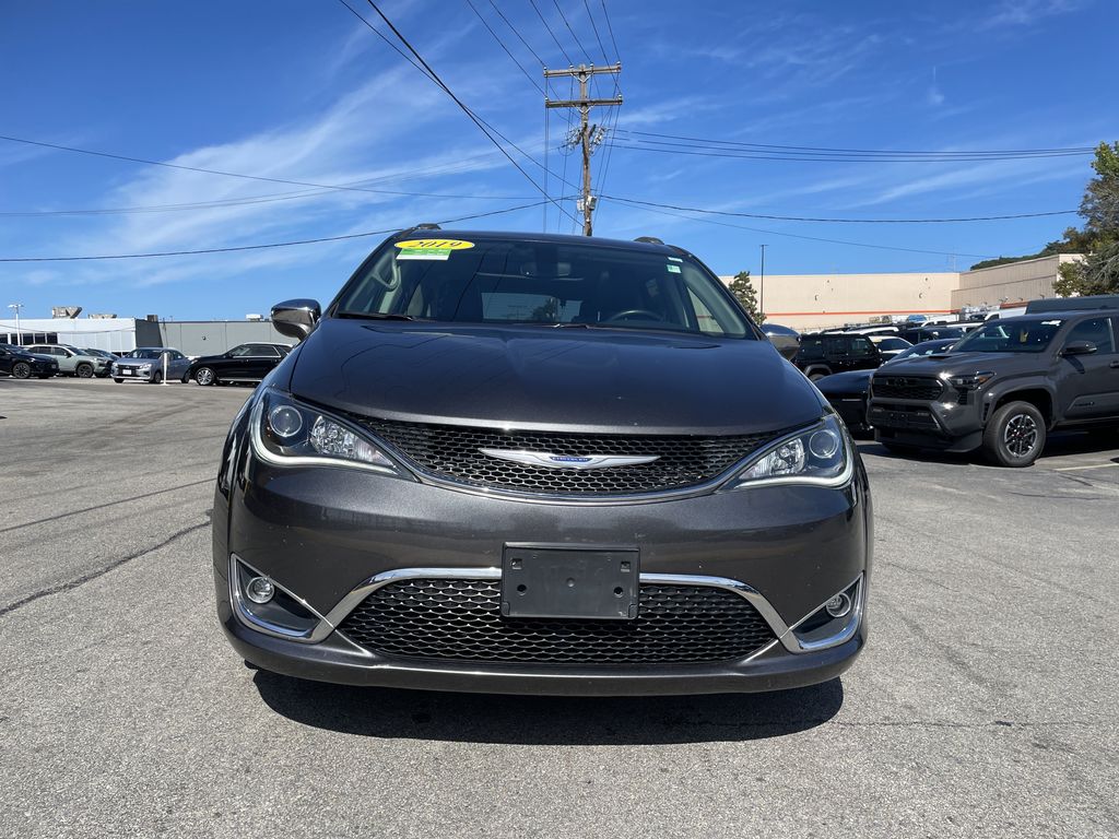 Used 2019 Chrysler Pacifica Van