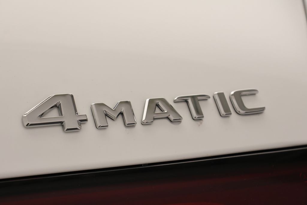 Thumbnail: 2027 Mercedes-Benz GLC - 10