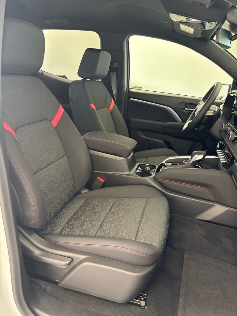 2026 Chevrolet Colorado Z71 - Photo 21