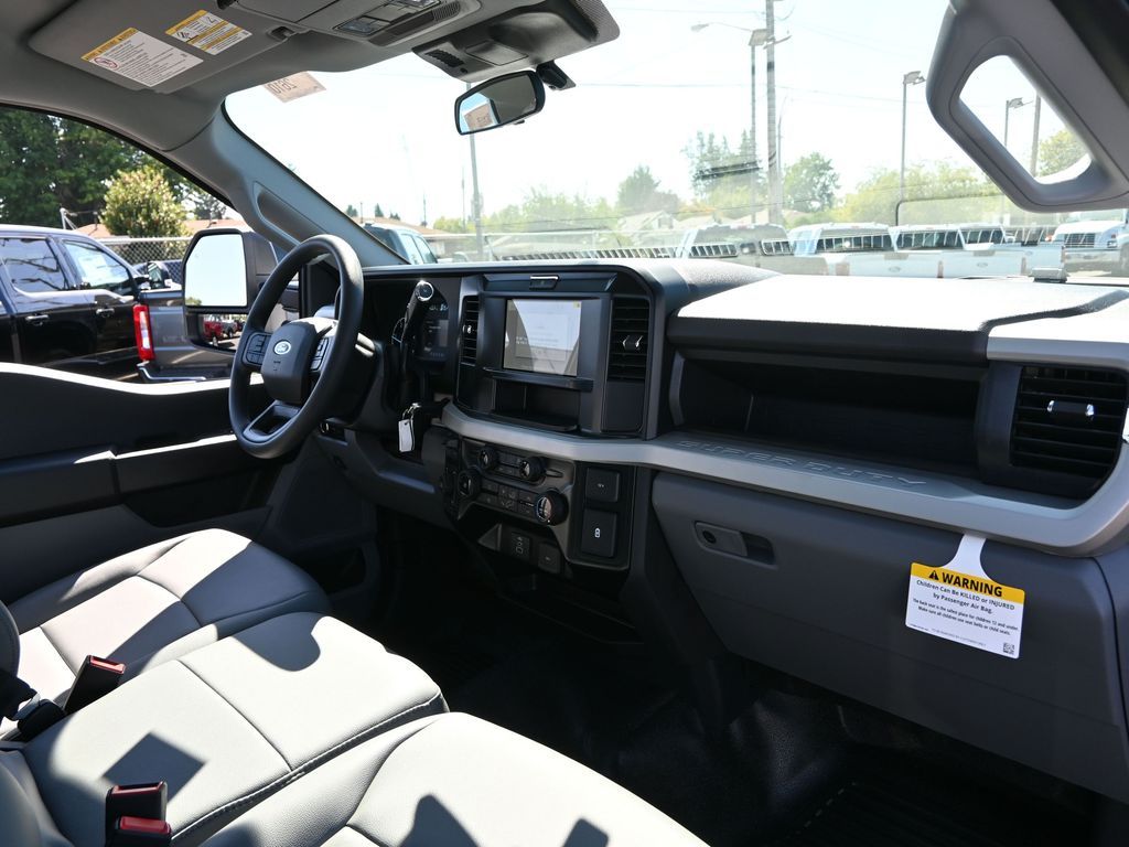 2025 Ford F-550 XL photo 19