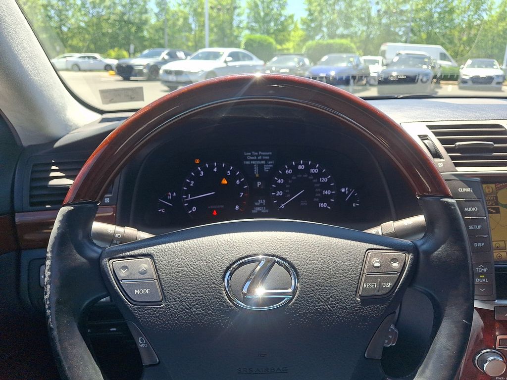 Thumbnail: 2011 Lexus LS - 20