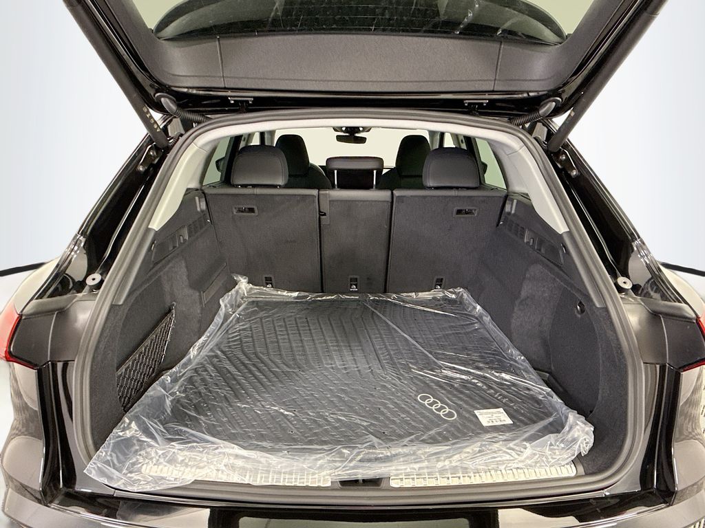 Thumbnail: 2025 Audi Q5 - 27