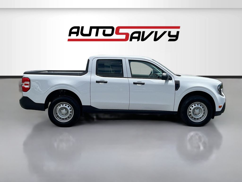 Used 2025 White Ford XL image 8