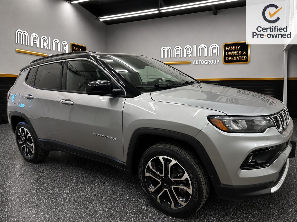Silver Zynith Metallic Clearcoat 2024 Jeep Compass SUV / Crossover Four-Wheel Drive 8-Speed Automatic