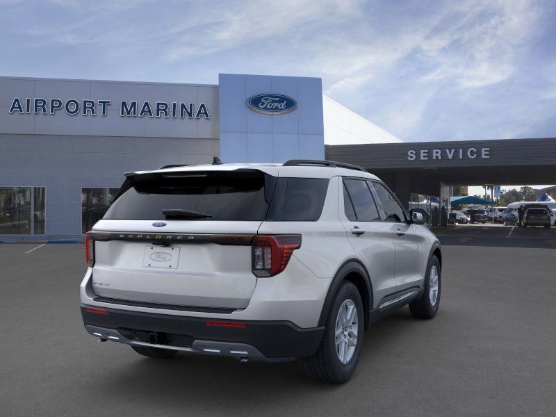 2025 Ford Explorer Active 8