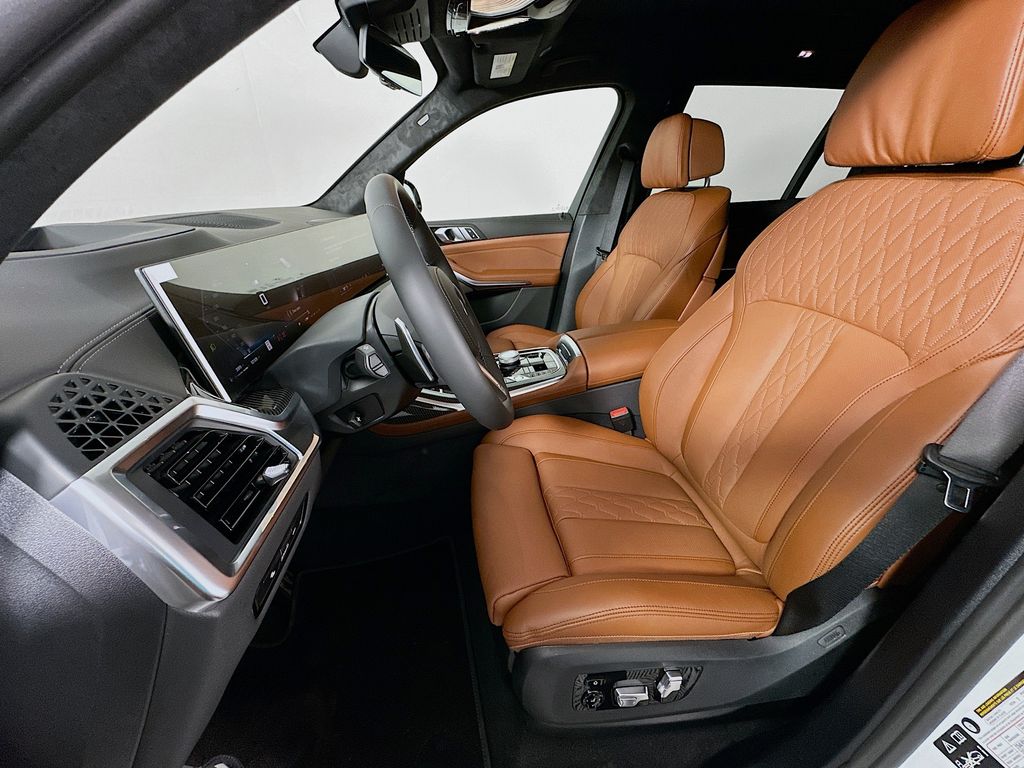 Thumbnail: 2026 BMW X7 - 16