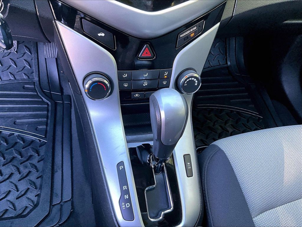 2016 Chevrolet Cruze Limited — photo 26