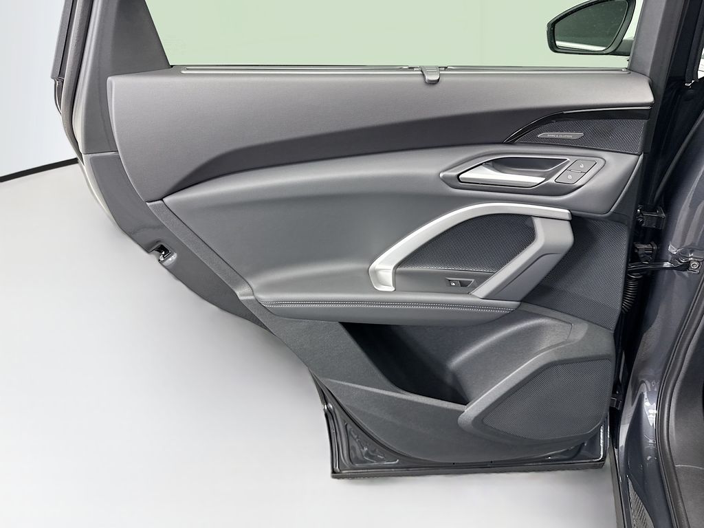 Thumbnail: 2025 Audi Q5 - 25