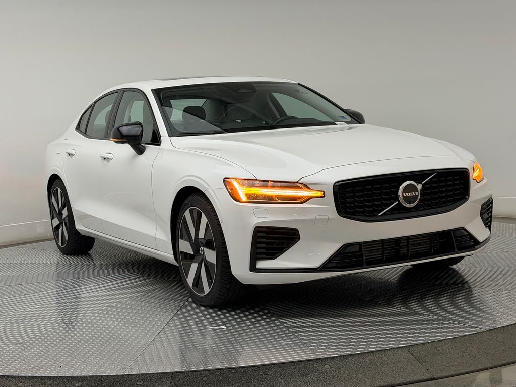 Thumbnail: 2024 Volvo S60 - 2