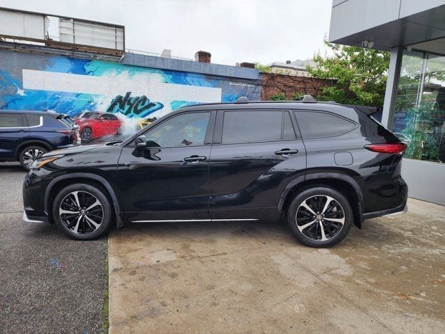2021 Toyota Highlander XSE photo 6