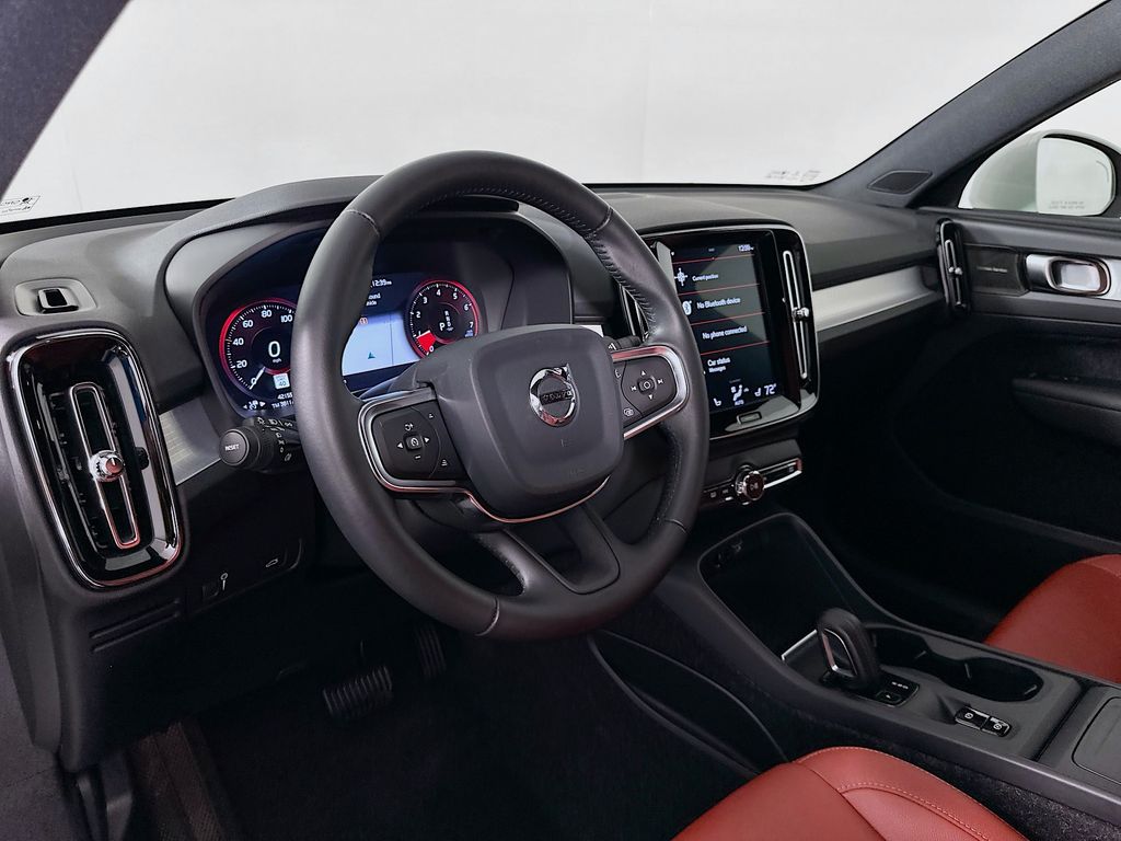 Thumbnail: 2019 Volvo XC40 - 9