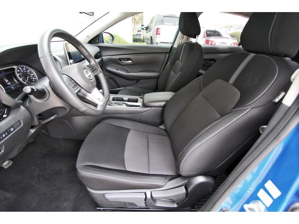 2025 Nissan Sentra SV - 5