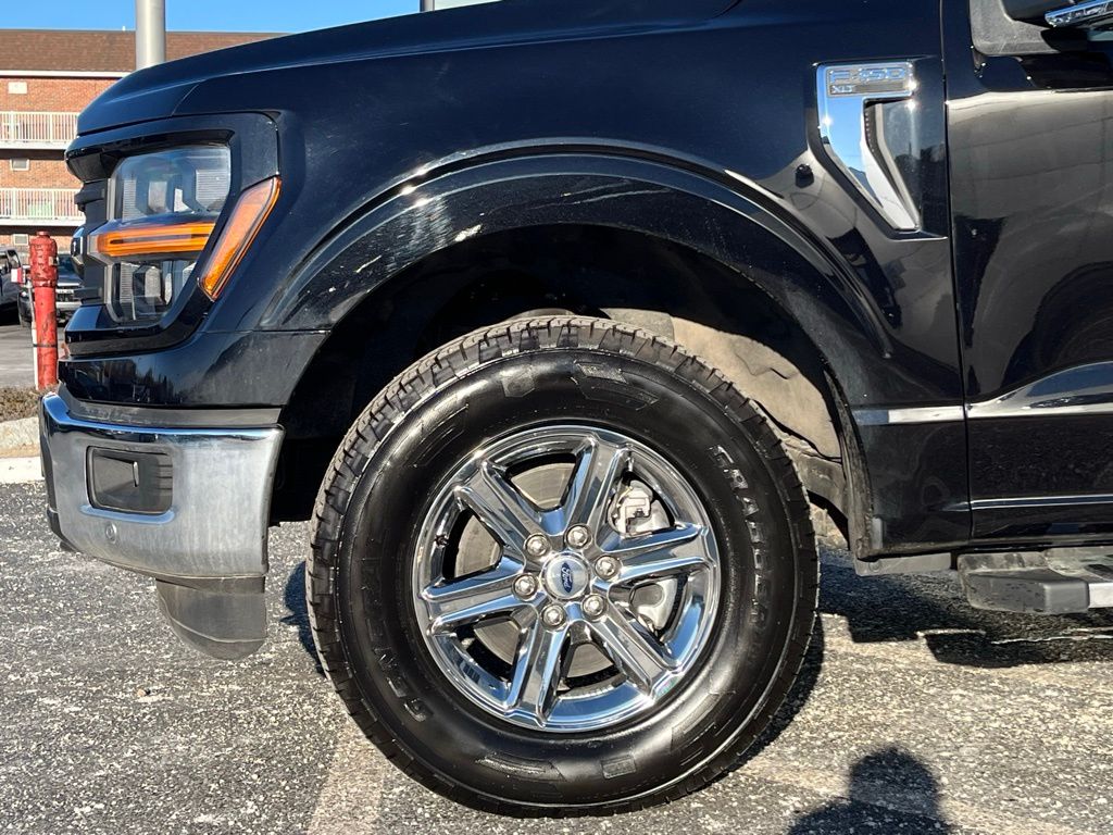 View vehicle photo 4