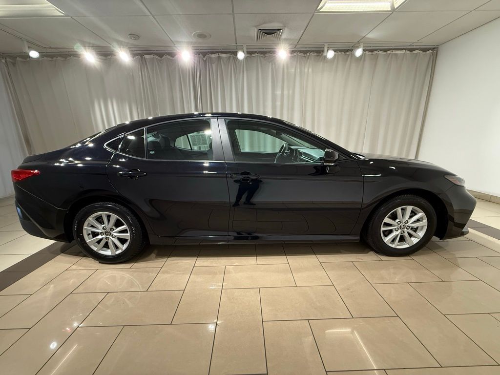 2025 Toyota Camry LE 6