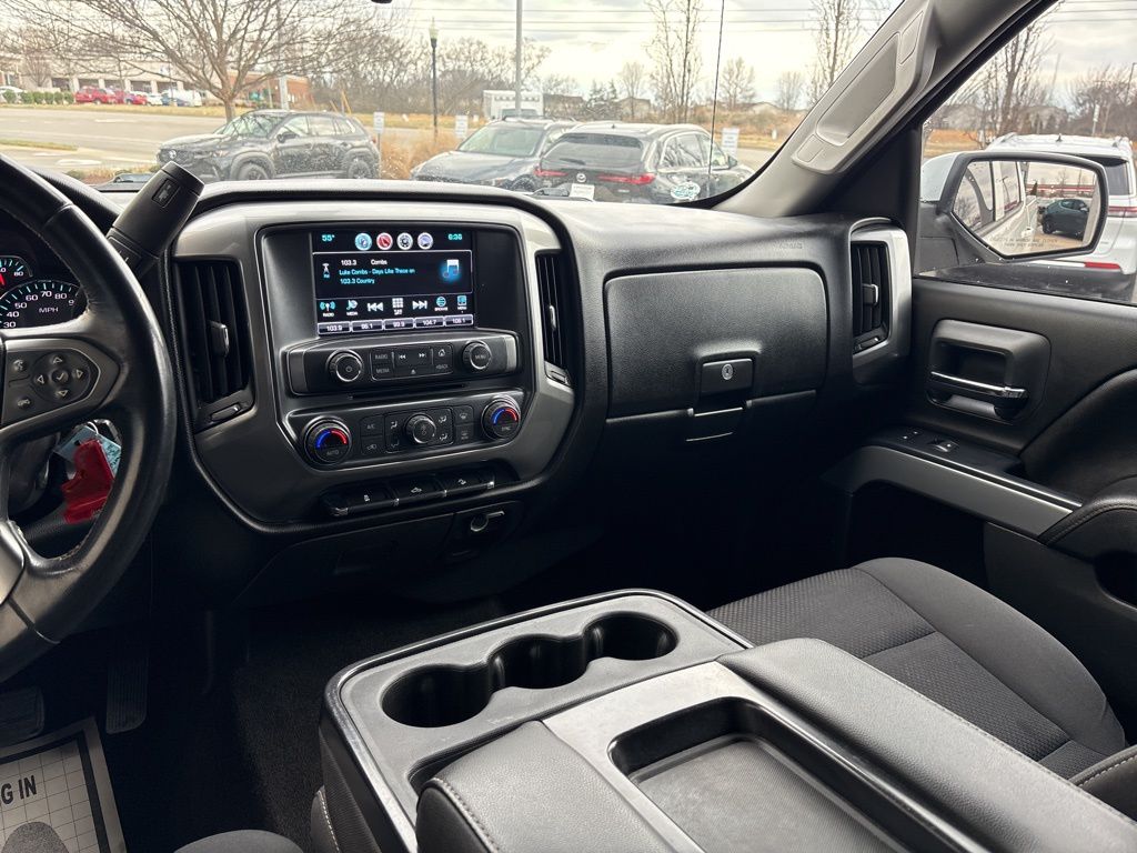 Used 2018 White Chevrolet LT image 26