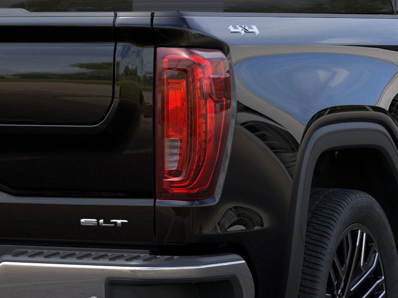 2025 GMC Sierra 1500 SLT 11