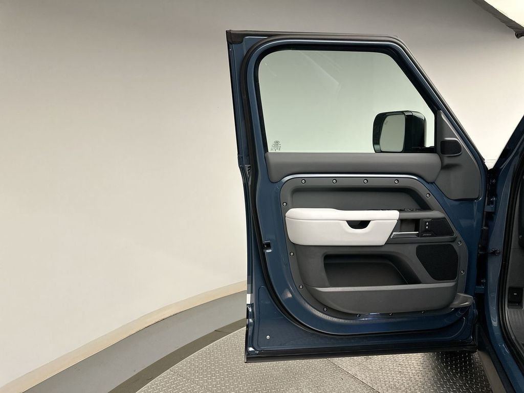 Thumbnail: 2026 Land Rover Defender - 9