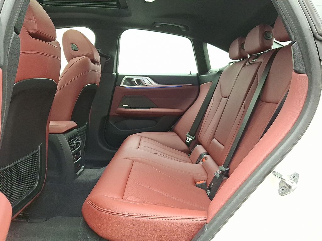 2023 BMW i4 eDrive40 10
