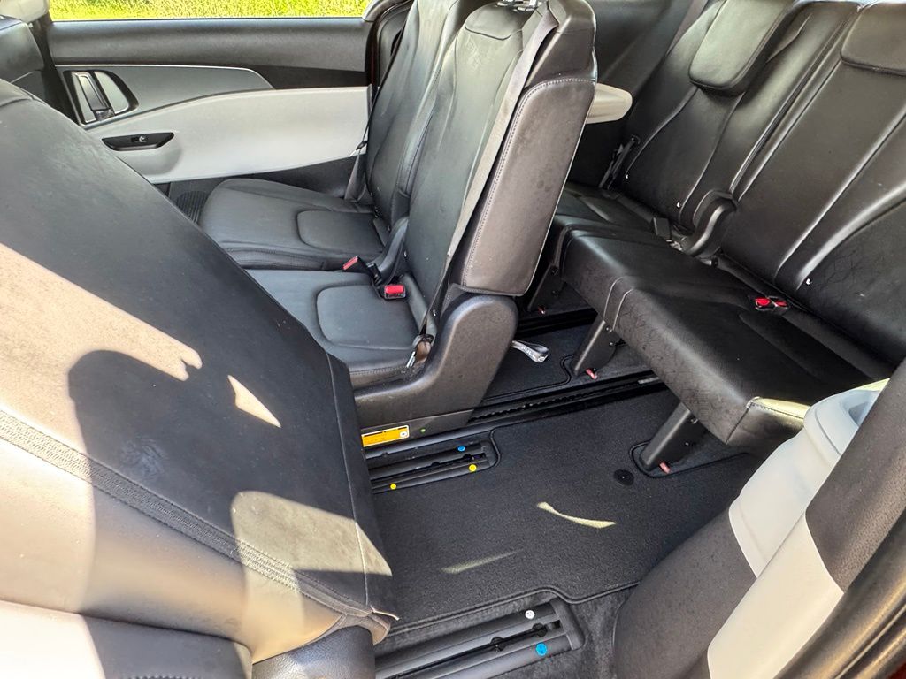 Used 2022 Kia Carnival Van
