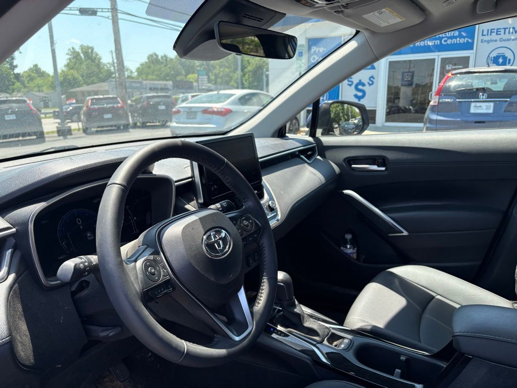 2023 Toyota Corolla Cross XLE