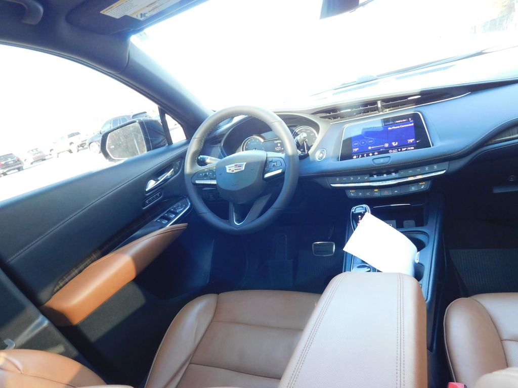 Thumbnail: 2022 Cadillac XT4 - 7