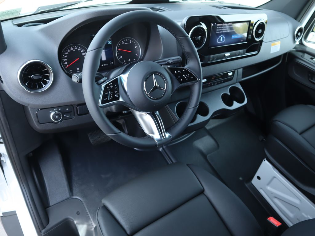 Thumbnail: 2026 Mercedes-Benz Sprinter - 10