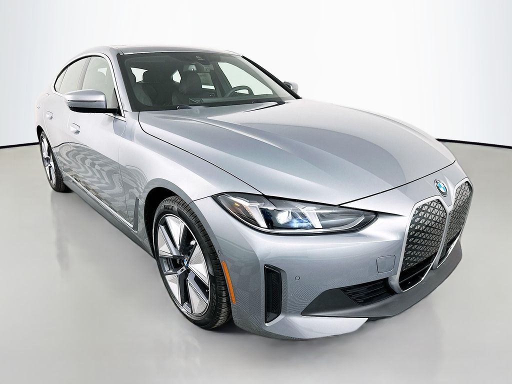 Thumbnail: 2026 BMW i4 - 3