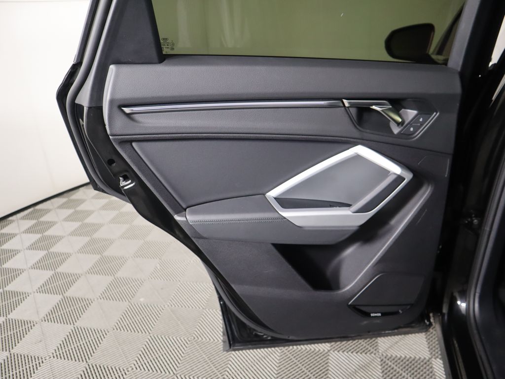 Thumbnail: 2023 Audi Q3 - 27