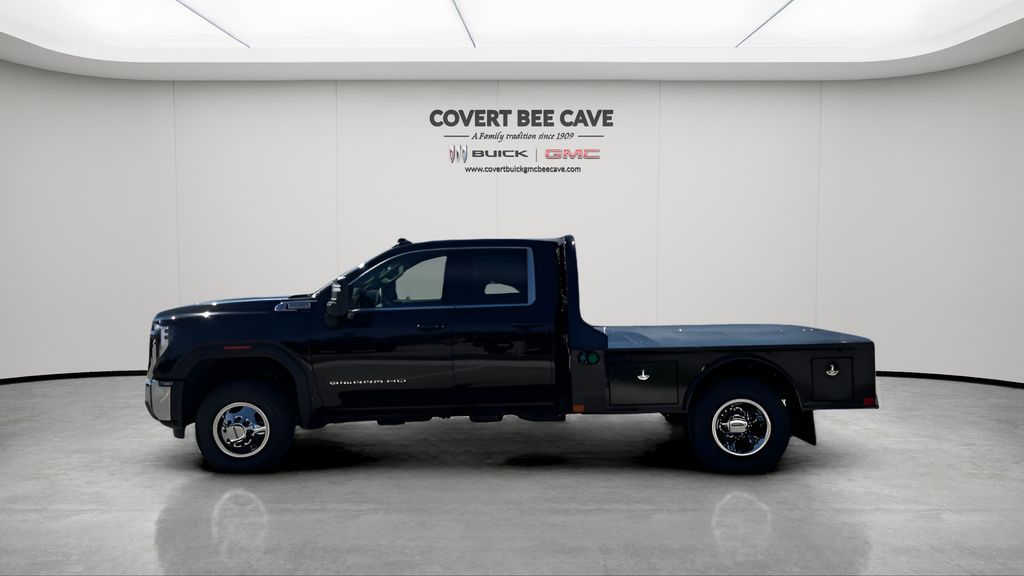 New 2026 Black GMC SLE image 5