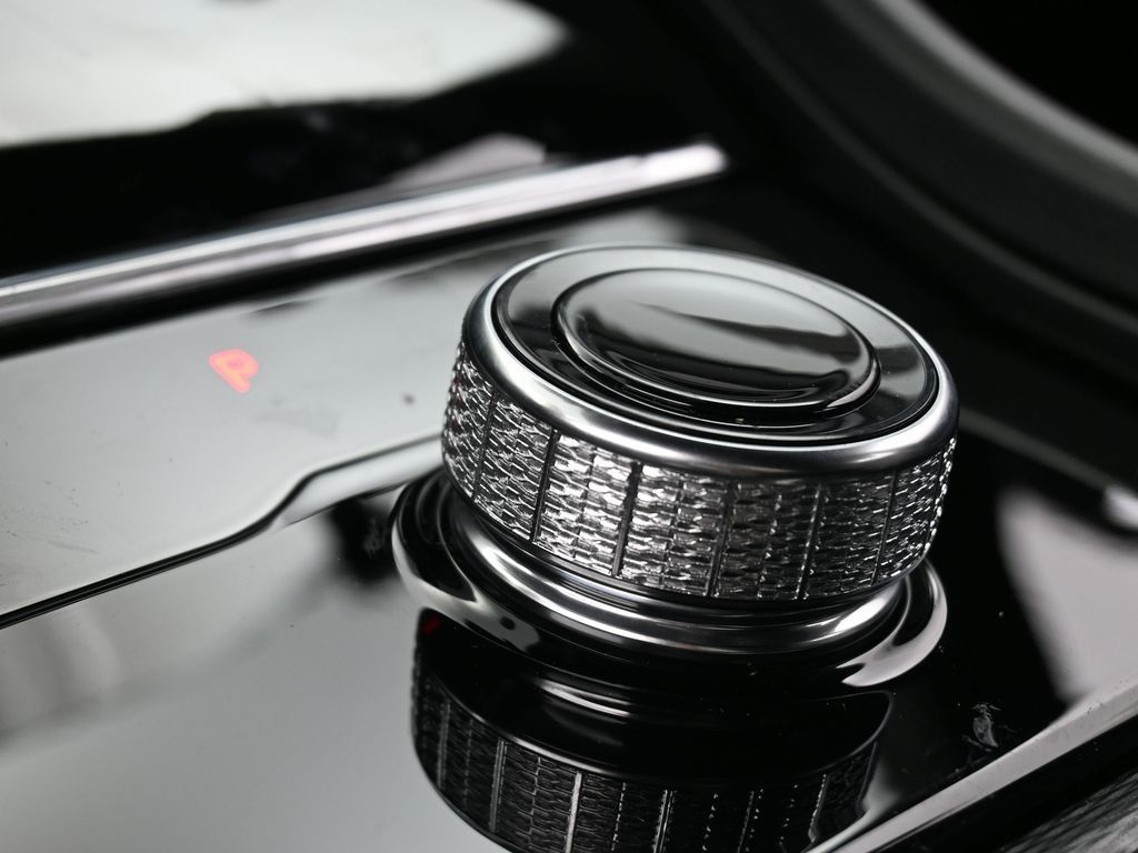 New 2026 Diamond Black Crystal Pearlcoat Jeep Limited image 25