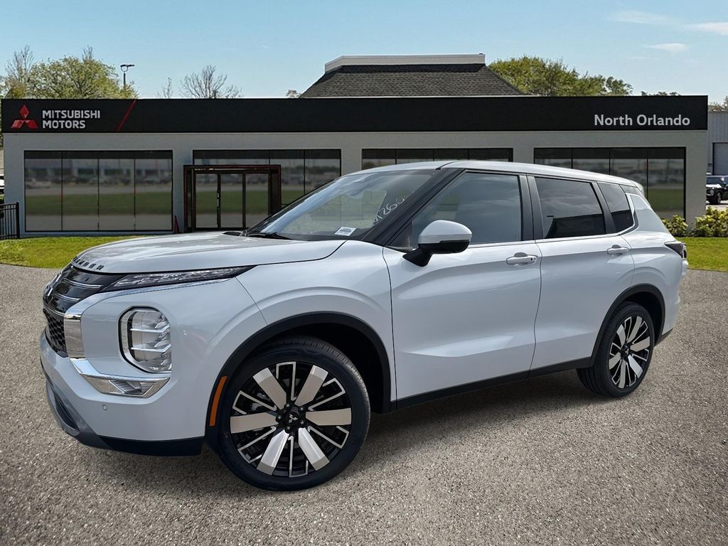 2026 Mitsubishi Outlander SE