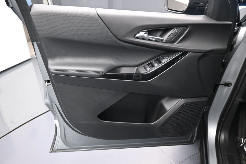Used 2025 Sterling Gray Metallic Chevrolet LT image 12