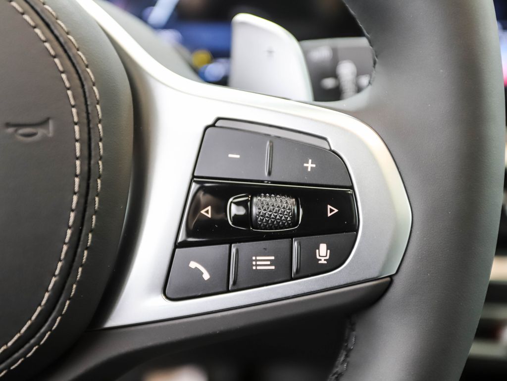 Thumbnail: 2026 BMW X5 - 15