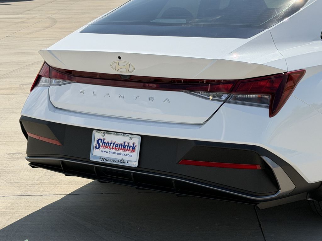 Used 2024 Hyundai Elantra Sedan