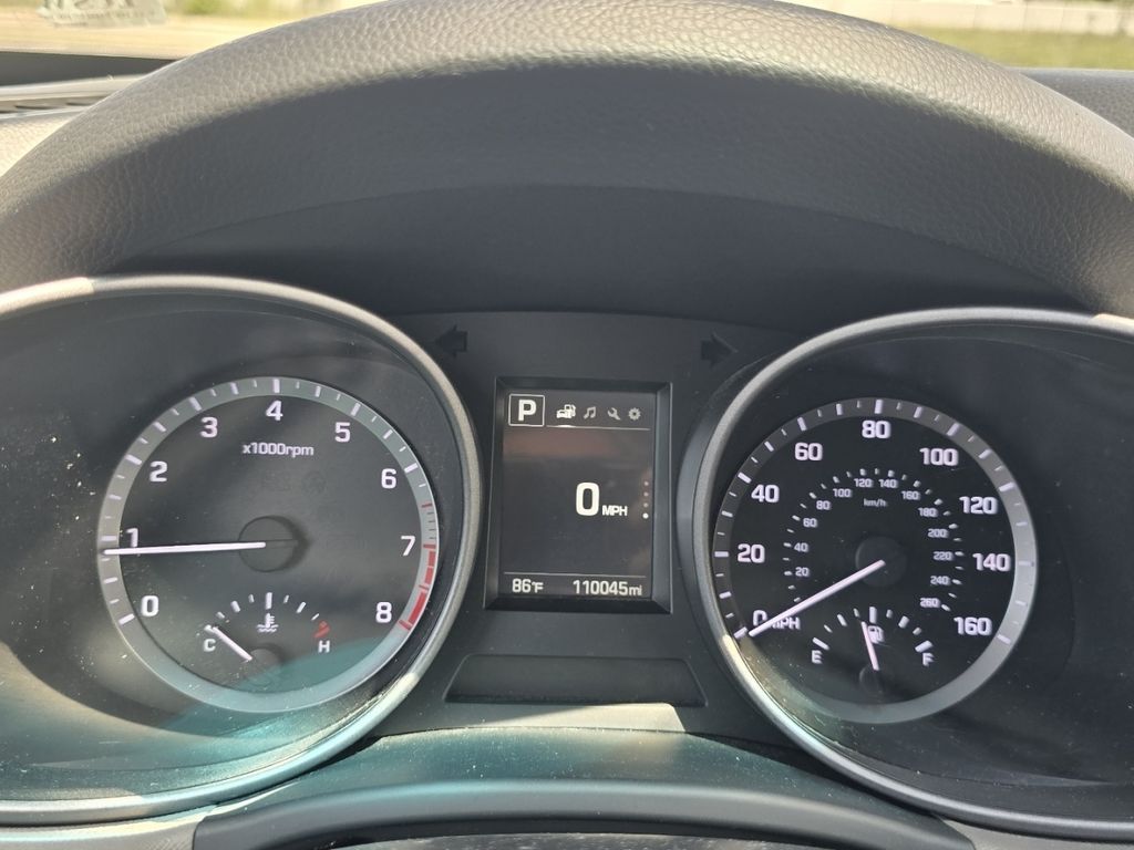 Used 2018 Gray Hyundai  image 25