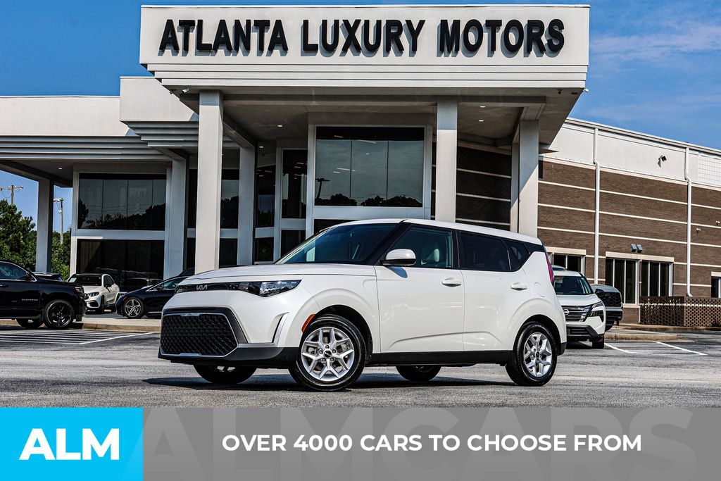 Used 2025 White Kia LX image 2