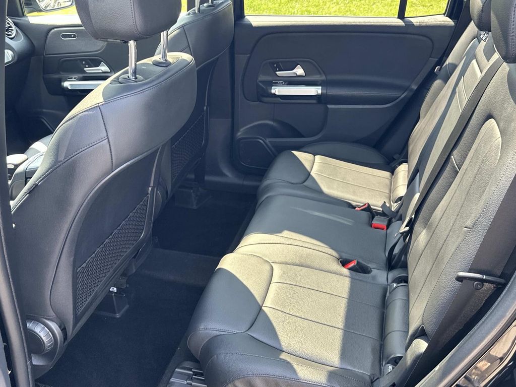 Thumbnail: 2022 Mercedes-Benz GLB - 25