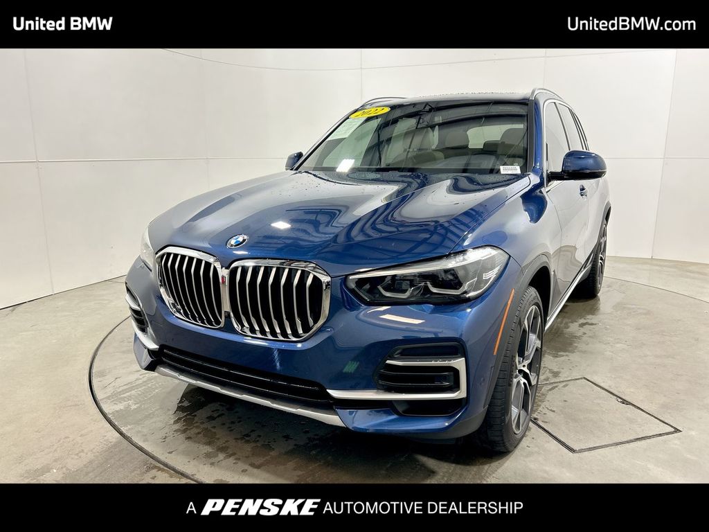 2022 BMW X5 sDrive40i Hero Image